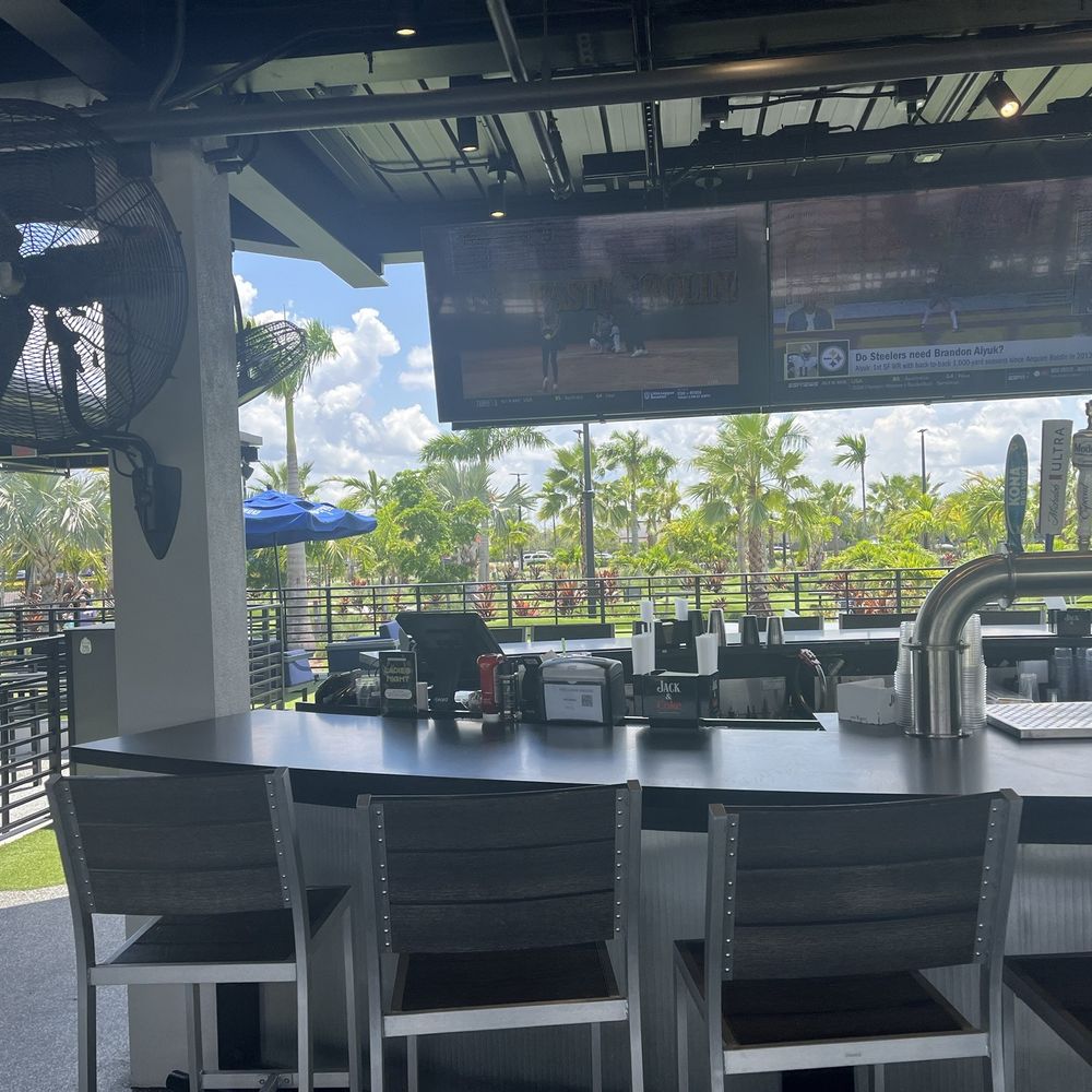 PopStroke - Outdoor restaurant - Mini Golf Near Me - Lutz, Florida PopStroke - Outdoor restaurant - Mini Golf Near Me - Lutz, Florida
