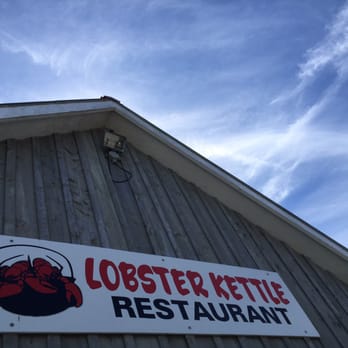 Lobster Kettle Restaurant - Seafood Near Me - Louisbourg, Nova Scotia