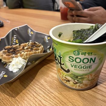 Leafly Boba Bar - Cookies n cream popsicle & Vegan ramen - Coffee & Tea Near Me - Birmingham, Alabama