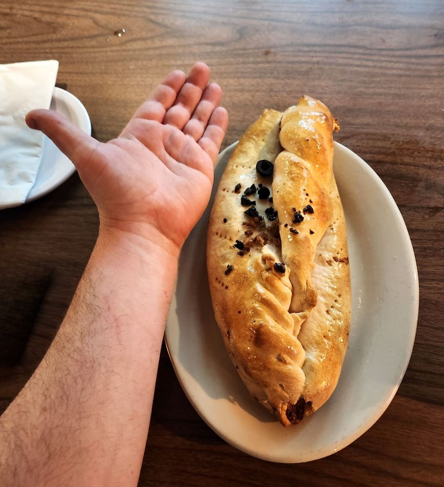 Food from Redwood Inn Pizza