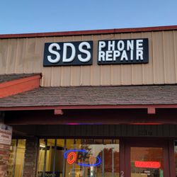 SDS Phone Repair - Front Business