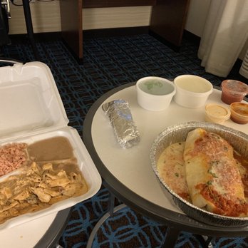 La Joya - Pollo la chipotle with rice and beans.  Burrito supreme with beef.  Cheese dip, sliced avocado, and 3 types of complementary salsa. - Mexican Near Me - Dublin, Georgia