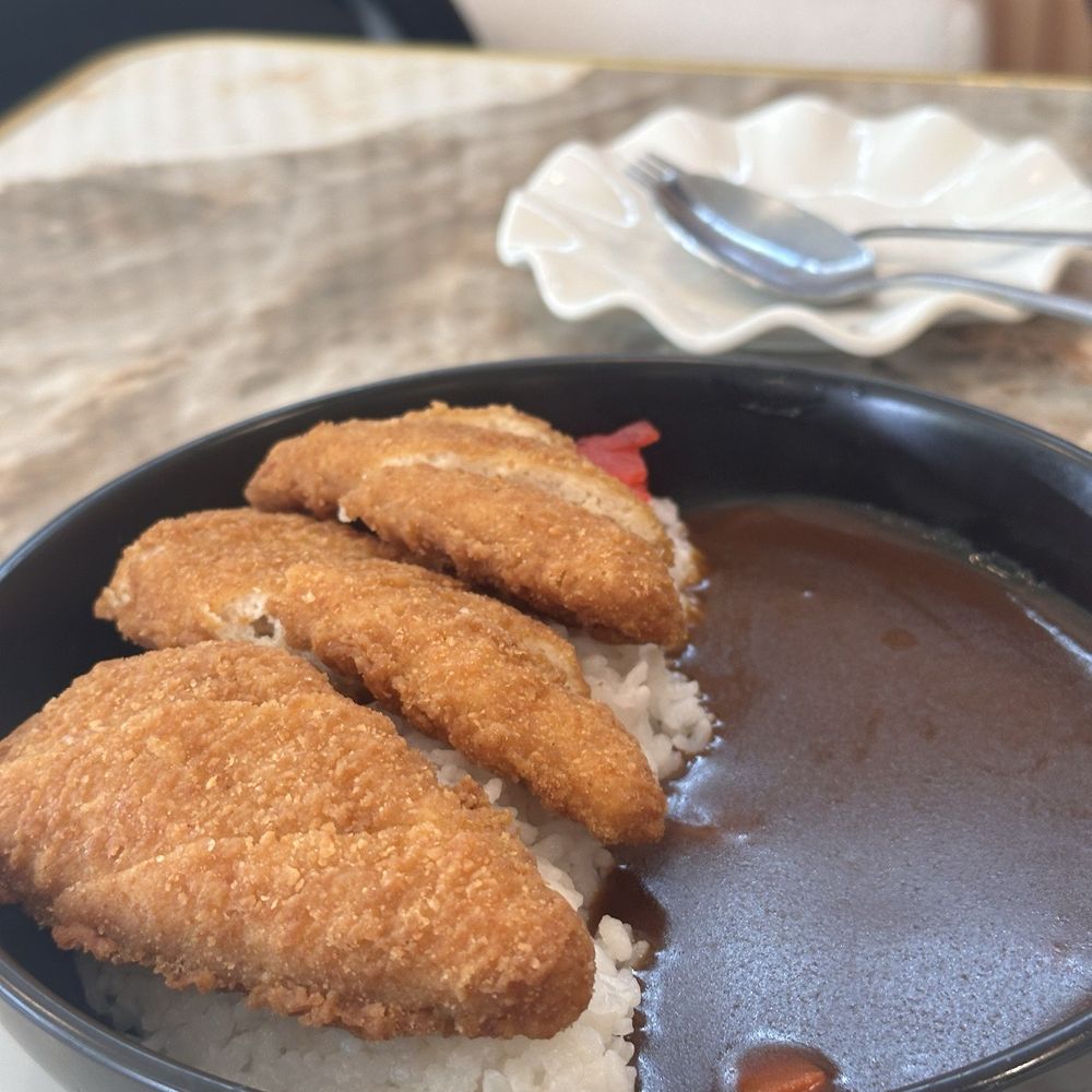 Naya Dessert Cafe - Fried chicken curry - Cafes Near Me - Davis, California Naya Dessert Cafe - Fried chicken curry - Cafes Near Me - Davis, California