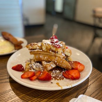 Another Broken Egg Cafe - Napoleon Indulgence - American Near Me - North Canton, Ohio