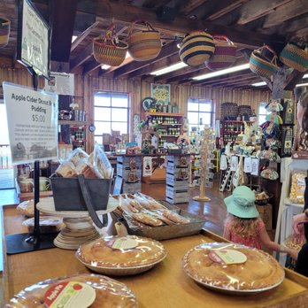 Carter Mountain Orchard - Pick Your Own Farms Near Me - Charlottesville, Virginia