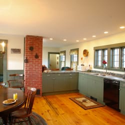 Inn At Valley Farms - Sunnyside Farmhouse kitchen - our vacation rental perfect for families or small groups and extended stays.