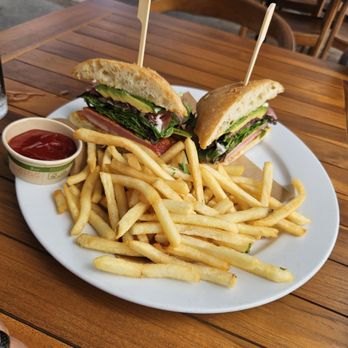 Gladstones - Ahi sandwich 2/5 - Seafood Near Me - Pacific Palisades, California Gladstones - Ahi sandwich 2/5 - Seafood Near Me - Pacific Palisades, California