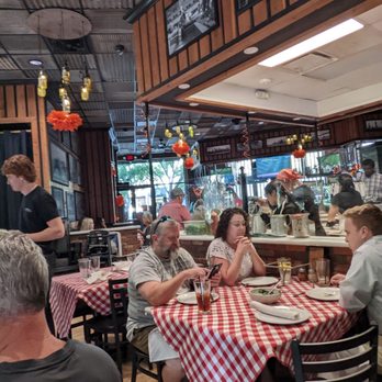 Grimaldi's Pizzeria - Pizza Near Me - Allen, Texas Grimaldi's Pizzeria - Pizza Near Me - Allen, Texas
