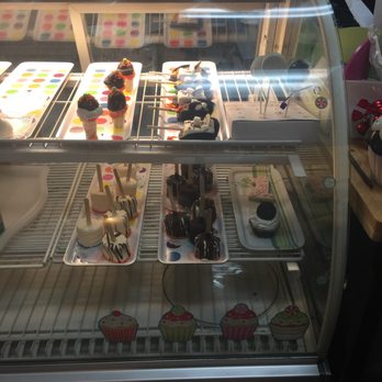 Mmmm Cupcakes - Cupcakes Near Me - Miami, Florida