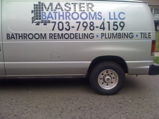 Master Bathrooms Logo
