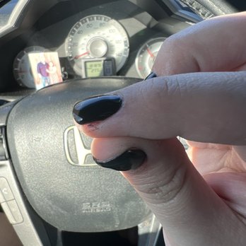 Mandarin Nails - Didn't clean up the sides. Black polish all over my skin. - Nail Salons Near Me - Jacksonville, Florida