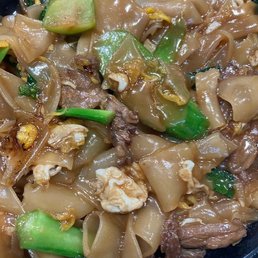 Pad Se Ew with Beef Pad Se Ew with Beef