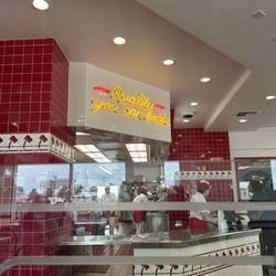 In-N-Out Burger - Front counter