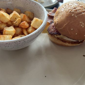 Neighbor Good Kitchen & Bar - Bodega sandwhich and crispy potatoes - Breakfast & Brunch Near Me - El Paso, Texas Neighbor Good Kitchen & Bar - Bodega sandwhich and crispy potatoes - Breakfast & Brunch Near Me - El Paso, Texas