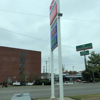 Valley Market - Gas sign can be seen off freeway - Convenience Stores Near Me - Nashville, Tennessee Valley Market - Gas sign can be seen off freeway - Convenience Stores Near Me - Nashville, Tennessee