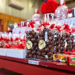 The Pecan House Country Store