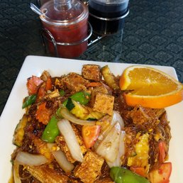 Pad Woon Sen with spice tray, including a nice homemade chili sauce Pad Woon Sen with spice tray, including a nice homemade chili sauce