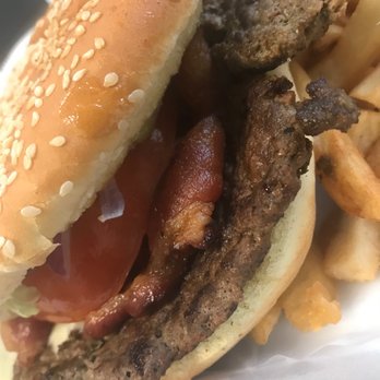 A La Mexicana Burgers - A La Mexicana Burger - Food Trucks Near Me - Kent, Washington A La Mexicana Burgers - A La Mexicana Burger - Food Trucks Near Me - Kent, Washington