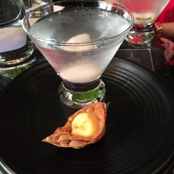 ViV - Lychee martini and crab Rangoon - Thai Near Me - New York, New York