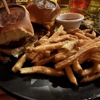 The Blind Pig - Wagyu sliders - Cocktail Bars Near Me - White Plains, New York The Blind Pig - Wagyu sliders - Cocktail Bars Near Me - White Plains, New York