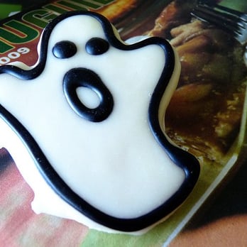 Beagle Bagel Cafe - Seasonal cookies like this adorable ghost are among the many goodies you can get at Beagle Bagel Cafe. - Bagels Near Me - Jackson, Mississippi