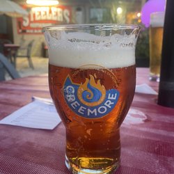 Steelers Restaurant & Pub - Fresh, local and ice cold on a 28 degree evening.