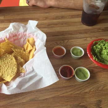 Kesos Tacos - Chips, guac, and Kesos avocado and fire salsas. - Tacos Near Me - Austin, Texas Kesos Tacos - Chips, guac, and Kesos avocado and fire salsas. - Tacos Near Me - Austin, Texas