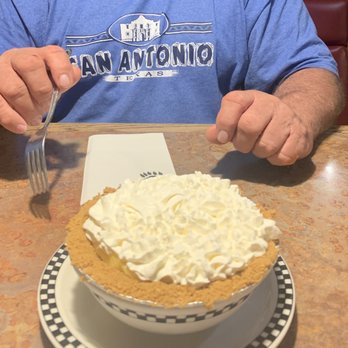 Black Bear Diner Reno - Banana Cream Pie - American Near Me - Reno, Nevada Black Bear Diner Reno - Banana Cream Pie - American Near Me - Reno, Nevada