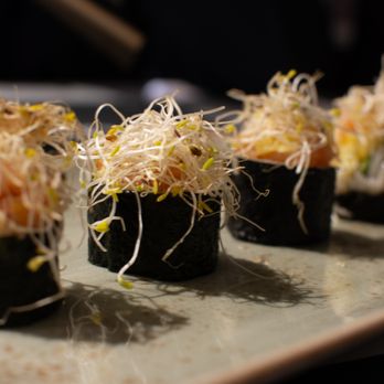 UDON Noodle Bar & Restaurant - Salmon Sushi - Ramen Near Me - Lisbon, 11