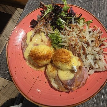 Carnegie Diner & Cafe - Eggs Benedict - Breakfast & Brunch Near Me - New York, New York