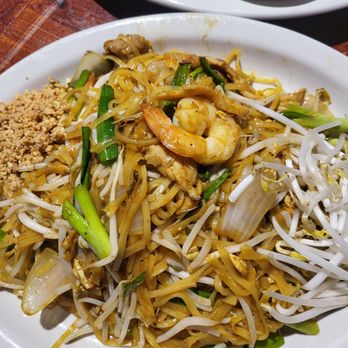 Thai Palms Restaurant - Pad Thai - Thai Near Me - Desert Hot Springs, California Thai Palms Restaurant - Pad Thai - Thai Near Me - Desert Hot Springs, California