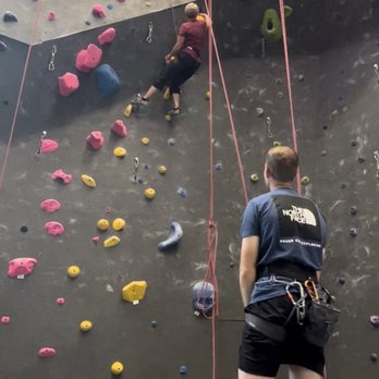 Cliff Hangers - Rock Climbing Near Me - Mooresville, North Carolina