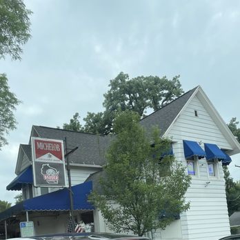 Badger Tavern - Outside - Sports Bars Near Me - Madison, Wisconsin