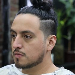 Sculptures Barber Shop - Undercut clean up