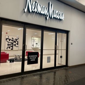 Neiman Marcus - Men's Clothing Near Me - St. Louis, Missouri Neiman Marcus - Men's Clothing Near Me - St. Louis, Missouri