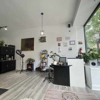 Luxe Hair Lounge - Hair Salons Near Me - Brooklyn, New York Luxe Hair Lounge - Hair Salons Near Me - Brooklyn, New York