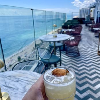 Nubé Rooftop - Lounges Near Me - Fort Lauderdale, Florida Nubé Rooftop - Lounges Near Me - Fort Lauderdale, Florida