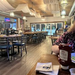 Mr. Crabby's Seafood House and Sports Bar - Mr. Crabby's empty on a Saturday night at 7 pm.