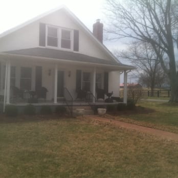 Rosecrest Farm - The guesthouse at Rosecrest Farms - Bed & Breakfast Near Me - Paris, Kentucky