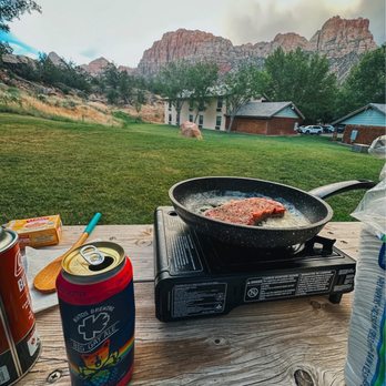 The Montclair Inn & Suites - Hotels Near Me - Springdale, Utah