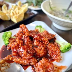 Szechuan House - L11. General Tso's FISH