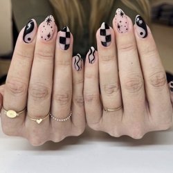 V-Luxe Nails & Spa
