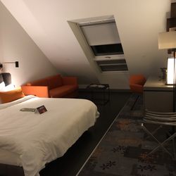 Standard guest bedroom