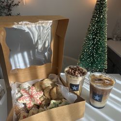 Starlet Coffee - Cocoa puff latte & blueberry pancake latte