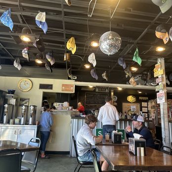 Maple and Motor - Great atmosphere - very busy! - Burgers Near Me - Dallas, Texas Maple and Motor - Great atmosphere - very busy! - Burgers Near Me - Dallas, Texas
