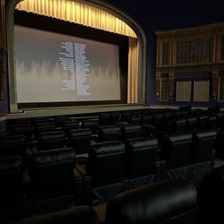 Rivoli Theatre - Theater 1 screen. Supposedly a laser projector but it didn't stand out to me.