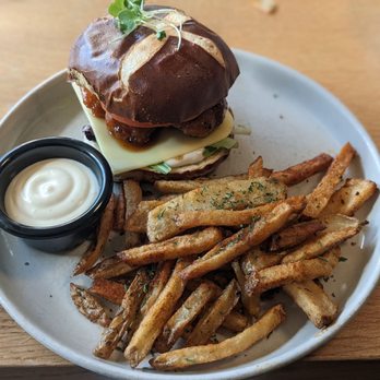 Aunts et Uncles - So Simple Sandwich - Vegan Near Me - Brooklyn, New York
