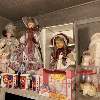 The Funky Bazaar - Antiques Near Me - Idyllwild, California