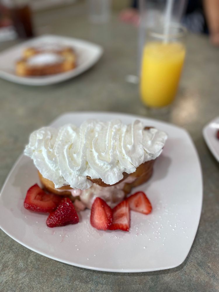 Social spots from Square One Breakfast & Bakery