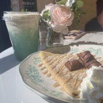 Cafe Fleur De Lis - Beuno Crepe - Juice Bars & Smoothies Near Me - St. Louis, Missouri